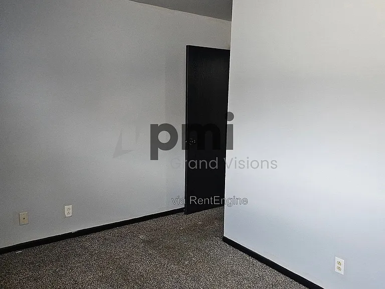 Vawter Street Apartments — Photo 35