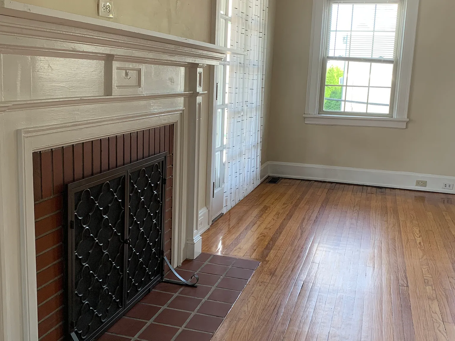 2 bed, 1300 sqft, $1,750 — Photo 2