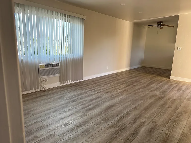 6861 Hazeltine Ave #17 — Photo 5
