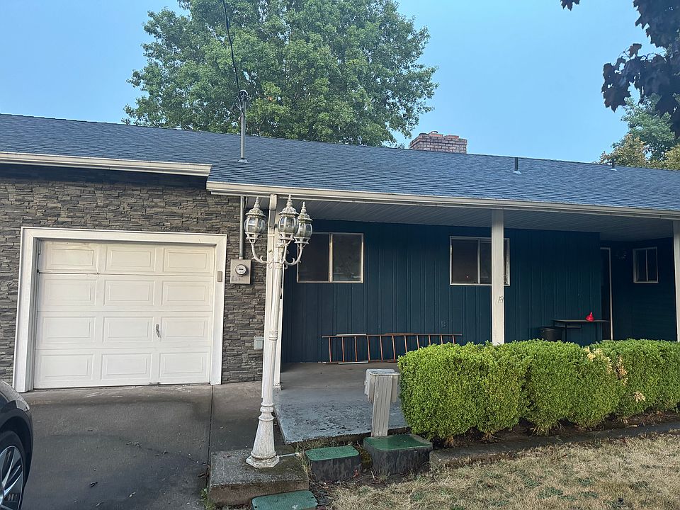1st image of 620 36th Ave NE