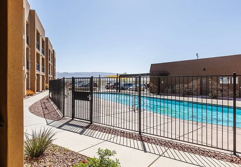 5662 W Clubhouse Dr — Photo 16
