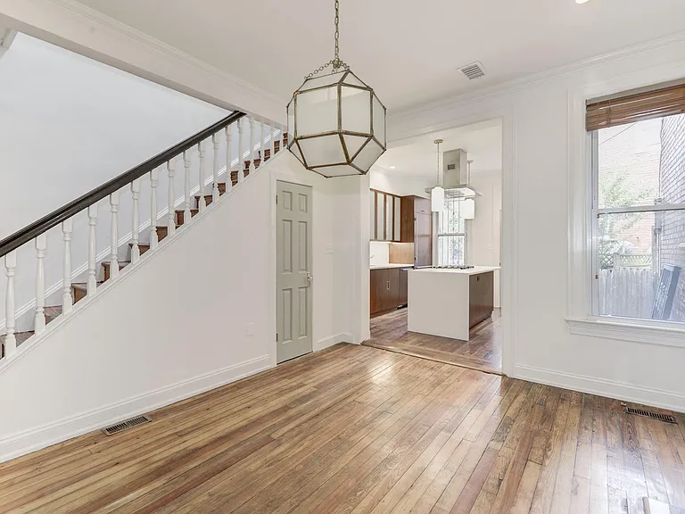 1416 Potomac Ave SE — Photo 7