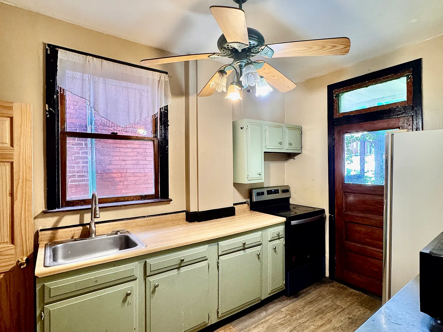 3 bed, 1540 sqft, $1,500 — Photo 1