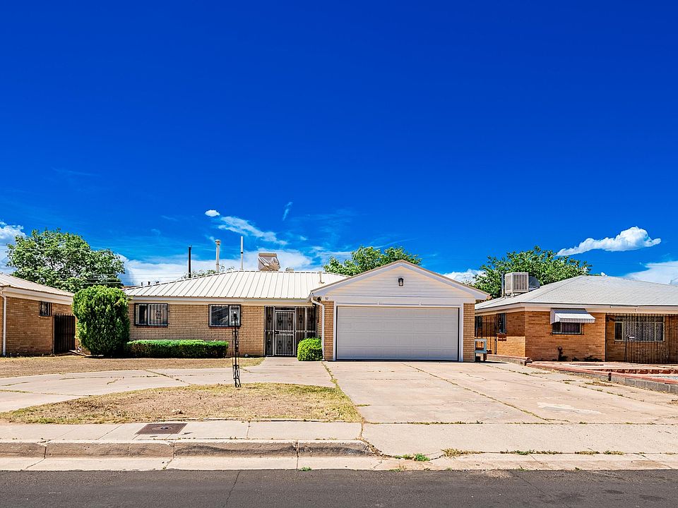 1st image of 929 Cardenas Dr SE