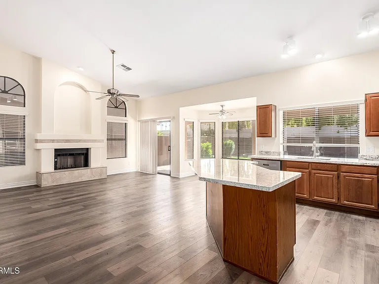 1517 W Islandia Dr — Photo 8
