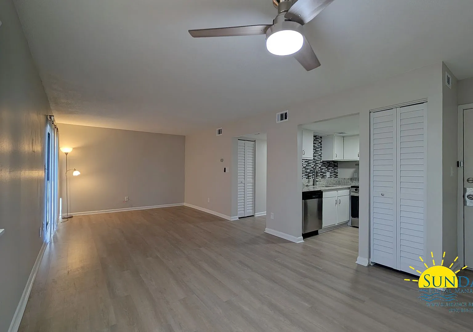 Expansive waterfront covered patio off this fully renovated Fort Walton Condo! — Photo 3