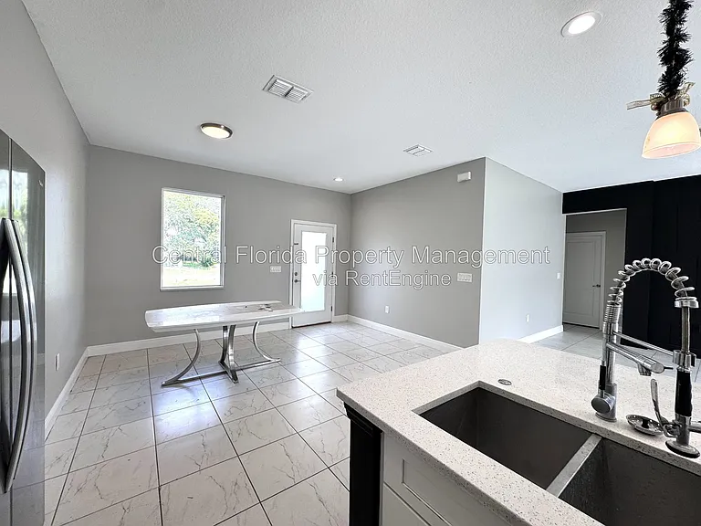 1389 Worthington Dr — Photo 7
