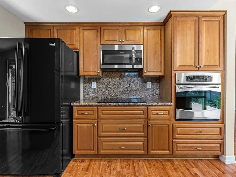 1925 Circle Park Ln — Photo 10