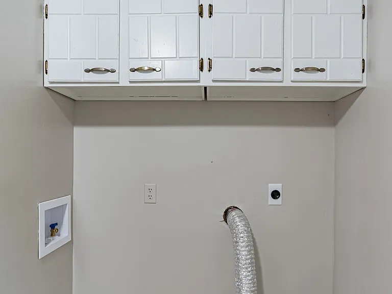 13103 Lillian St — Photo 32