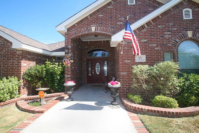1st image of 801 Woodland Park Ave