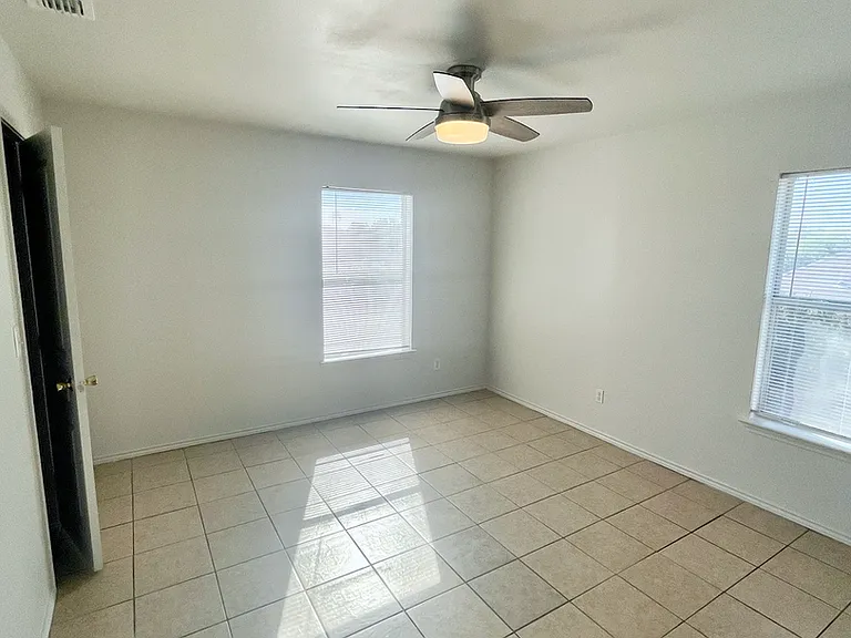 Gardenia Apartments — Photo 6