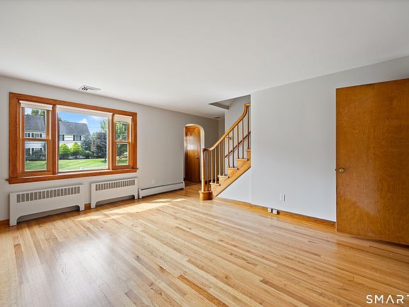 4th image of 480 Higgins Rd