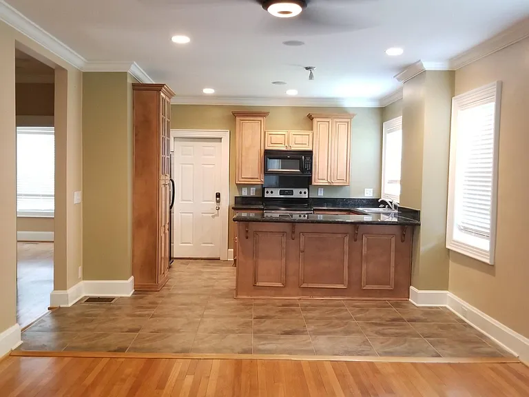 1125 Fontaine Rd — Photo 6