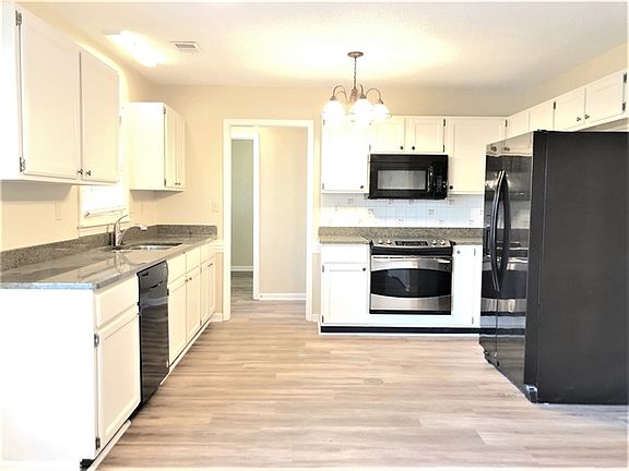 4th image of 8846 Forest Breeze Dr