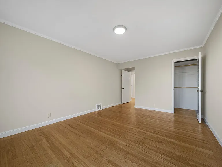 71-75 Manzanita Avenue — Photo 13