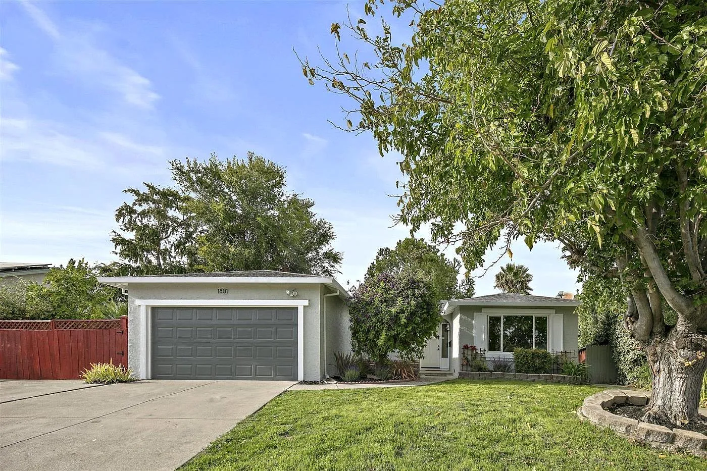 1801 Kingsly Dr photo 1