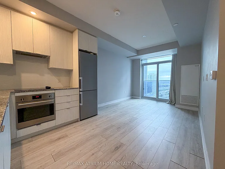 225 Village Green Sq #2705 — Photo 9