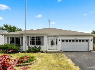 175 White Oak Dr, North Aurora, IL 60542