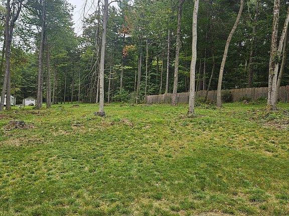 4th image of 8 Deer Run Path