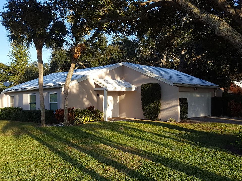 1st image of 7213 Las Casas Dr