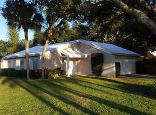 7213 Las Casas Dr, Sarasota, FL 34243