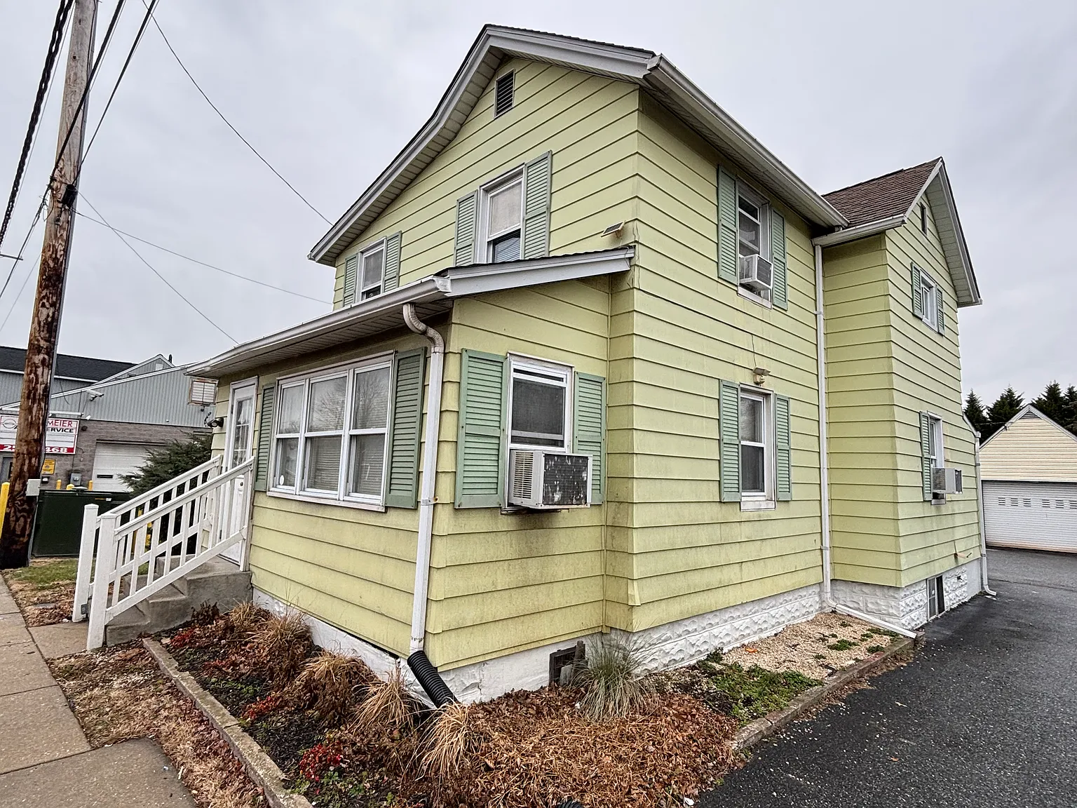 1 bed, 765 sqft, $1,350 — Photo 1