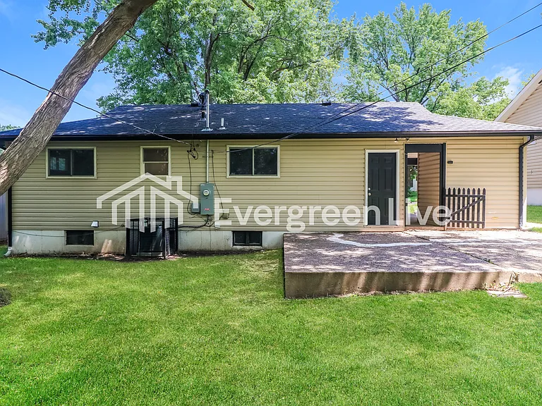 8366 Gladys Dr — Photo 15