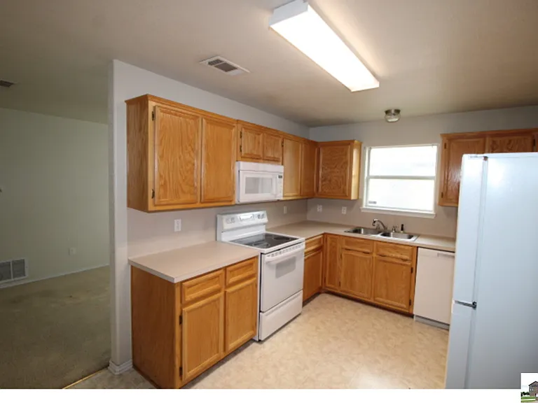 1906 Flagstaff Dr — Photo 16