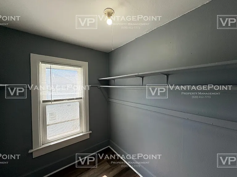 1270 Crooks St — Photo 9