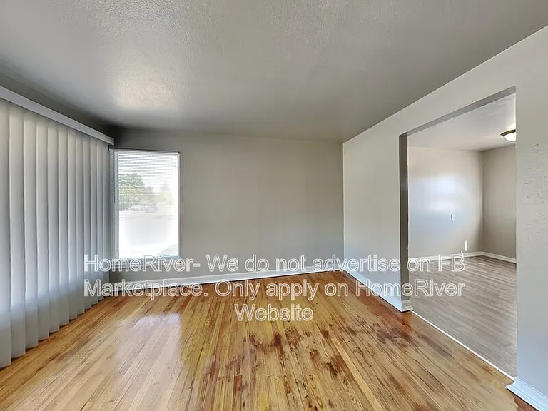 5922 N Ridgeview Pl — Photo 2