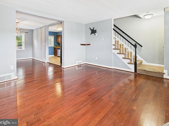 3rd image of 1206 Cedarcroft Rd