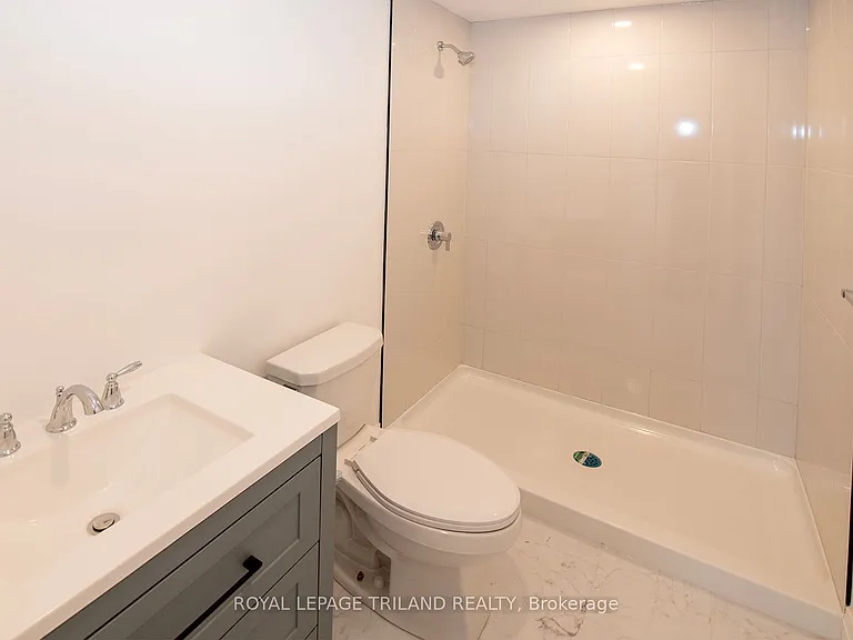 425 Dundas St #201 — Photo 11