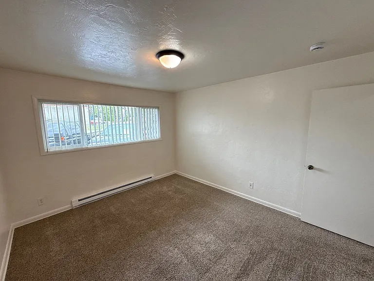 1835 Beach Ave NE #4 — Photo 11