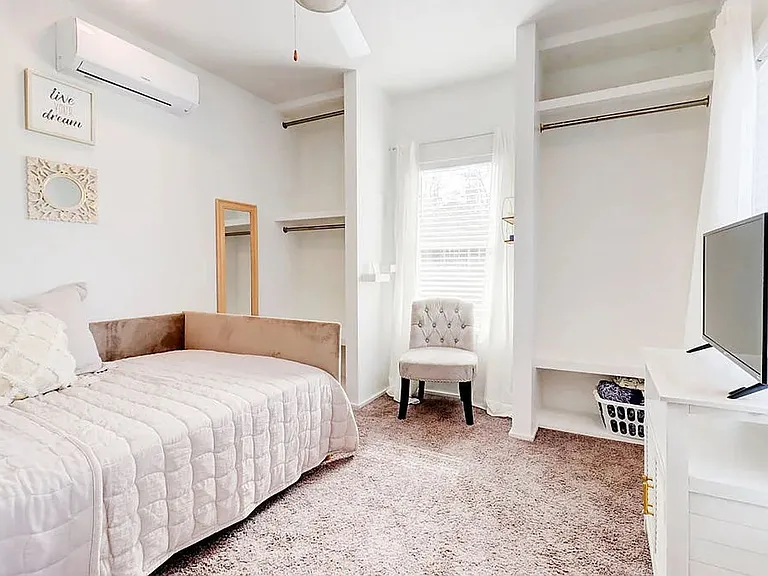 51 Bowen Ave SE — Photo 3