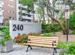 240 Scarlett Rd #403, Toronto, ON M6N 4X4