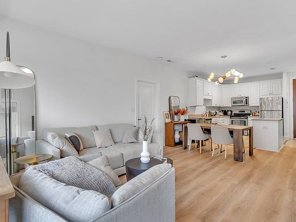 3rd image of 20 Avenue At Port Imperial APT 204