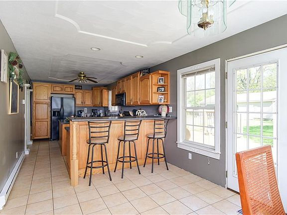 5th image of 46388 Waynewood Dr