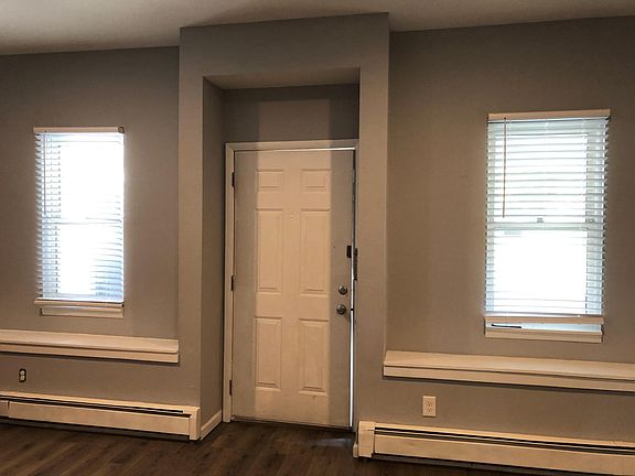 To Right of Front Door is DR; to Left is LR