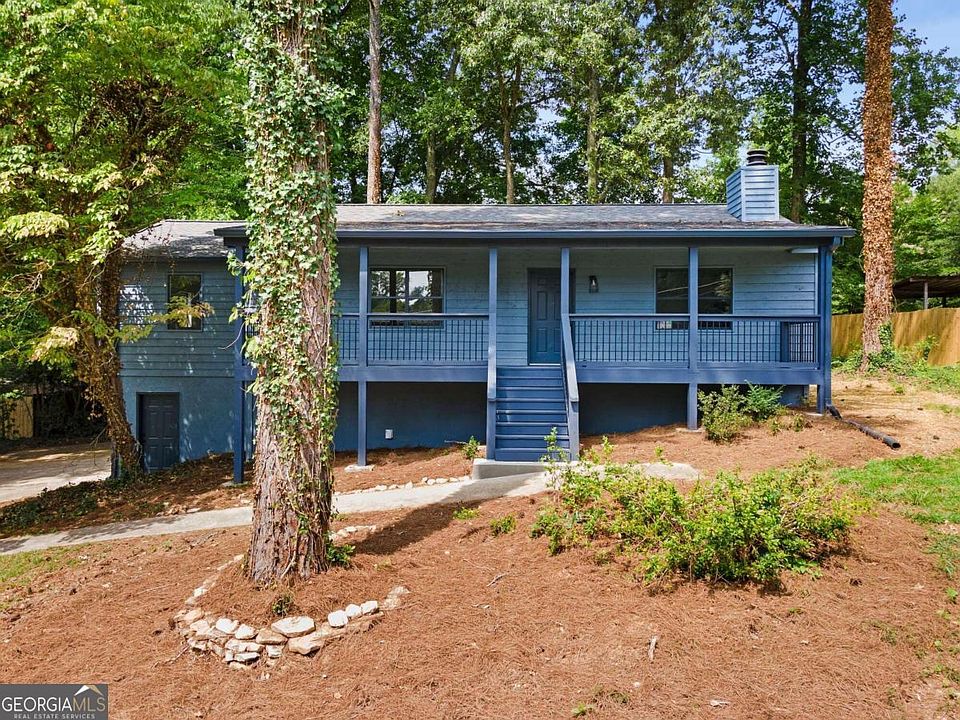 1st image of 4039 Leicester Dr NE