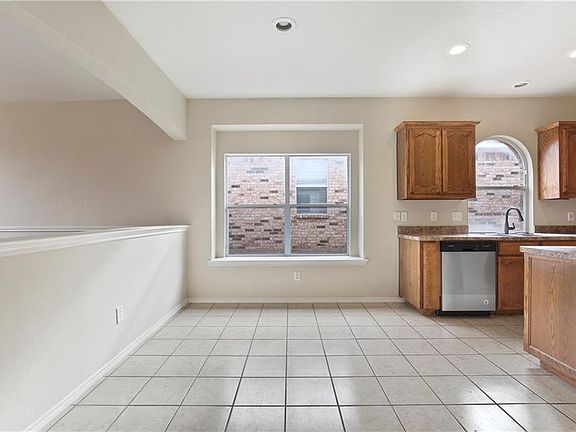 3rd image of 12808 Dorset Dr