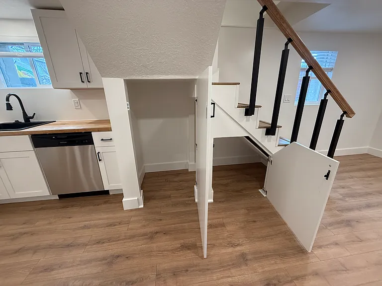 1318 E Emerson Ave — Photo 8
