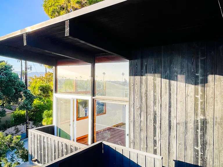 2428 Beverly Ave #A — Photo 8