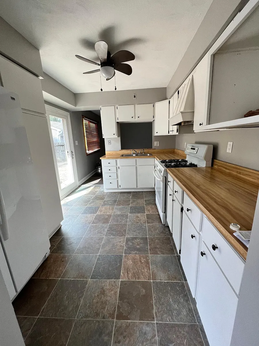 Kitchen - Ashton Ave