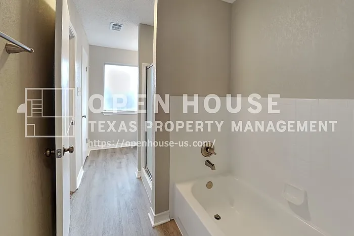 5900 Stone Meadow Ln — Photo 9
