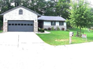 1605 Manson Rd, Dubuque, IA 52003