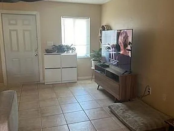 4th image of 19085 Tangerine Rd #2
