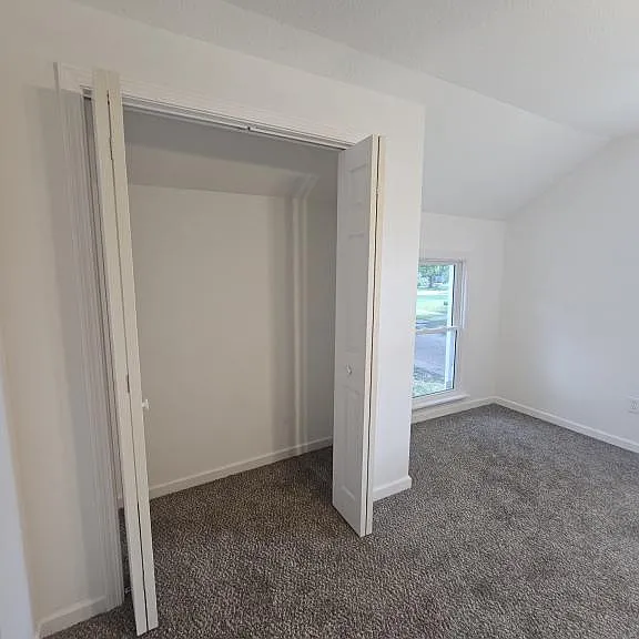 325 S Elm St — Photo 14