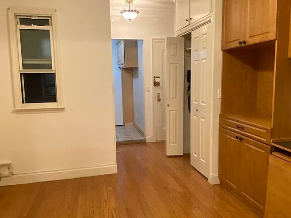 3rd image of 215 E 88th St APT 3B