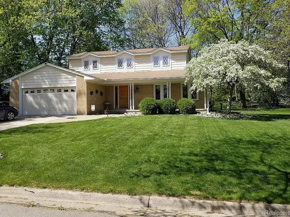 2855 Lakehurst Ln, Ann Arbor, MI 48105