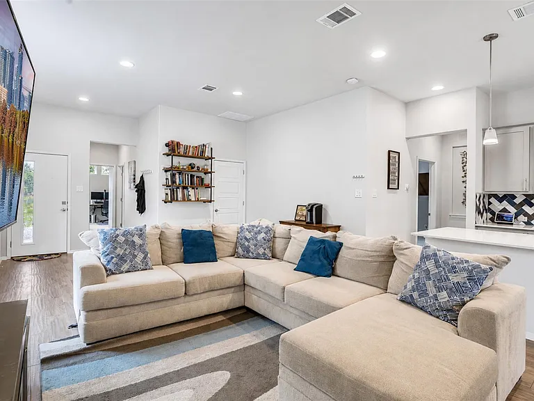 13701 Ronald W Reagan Blvd #34 — Photo 12